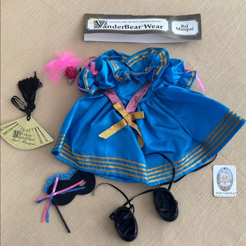 Muffy Hoppy Vanderbear Wear Bal Masque Outfit Vintage 1991 Blue Dress Mask Shoes